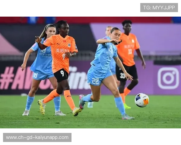 国际体育焦点：女足比赛中的精彩对抗！，女足比赛现场