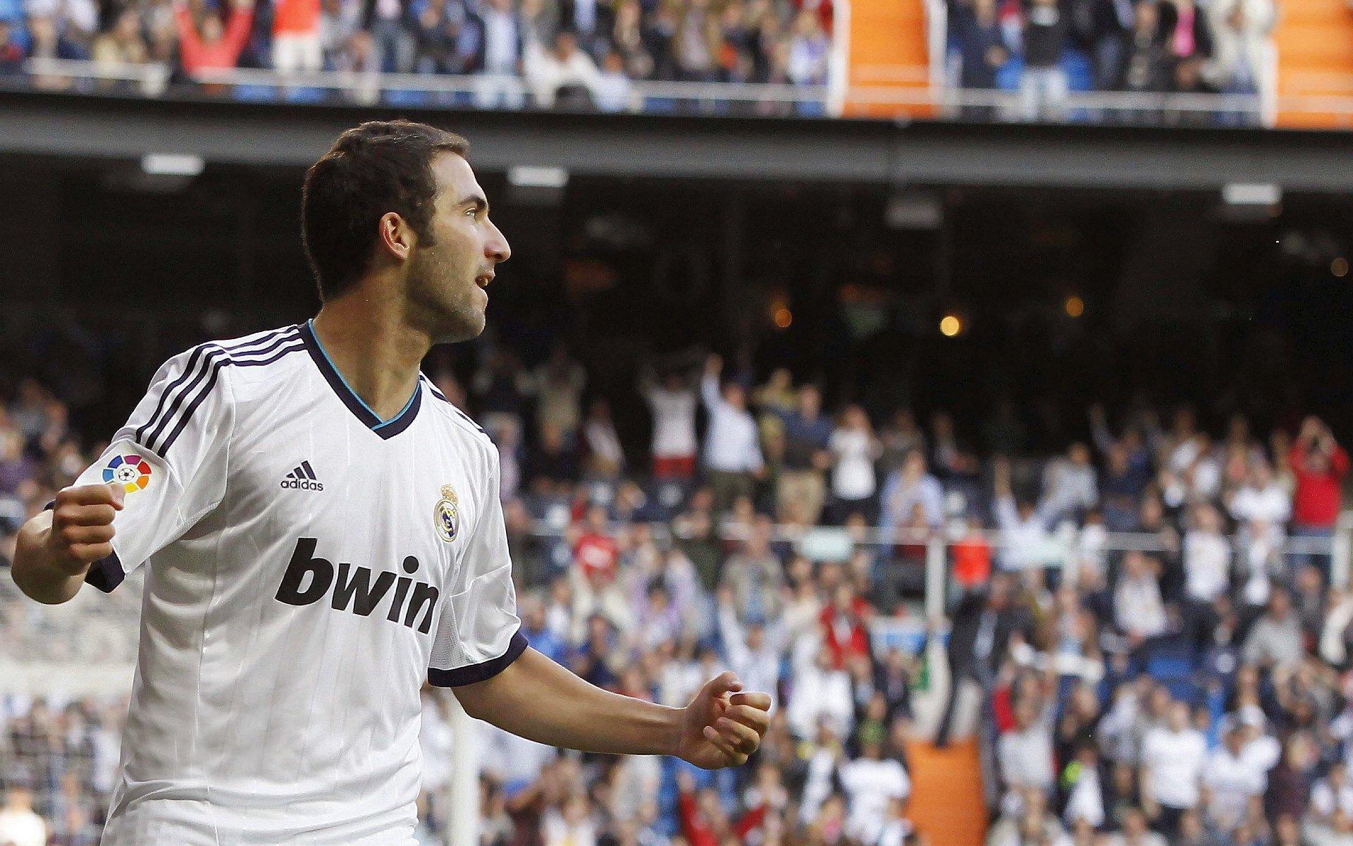 中国男足热身赛主场5比0横扫香港，年轻球员令人瞩目，中国男足热身赛全场回放